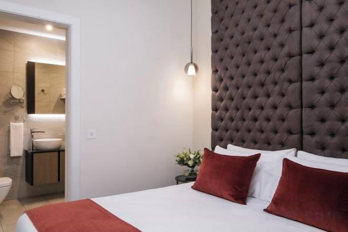 1 bedroom, premium bedding, minibar, in-room safe