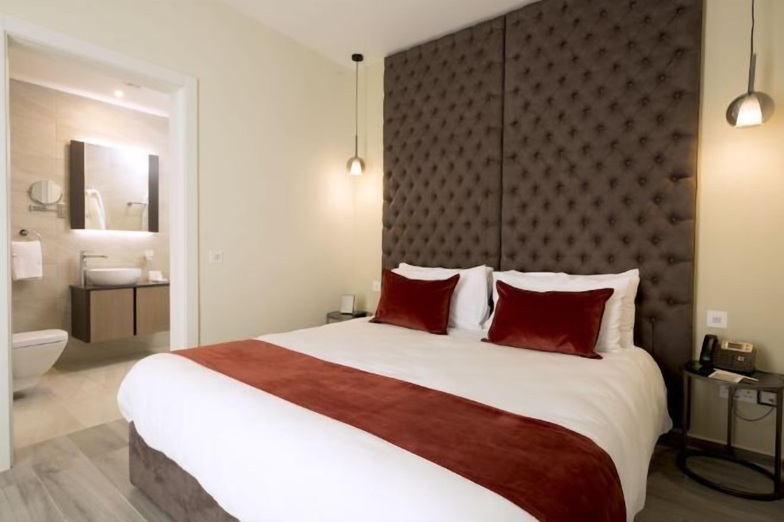 1 quarto, roupas de cama premium, frigobar, cofres nos quartos