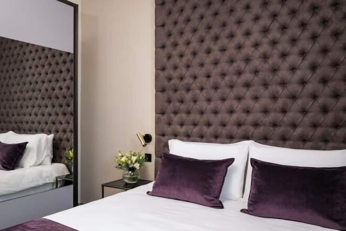 1 phòng ngủ, bộ đồ giường cao cấp, minibar, két bảo mật tại phòng