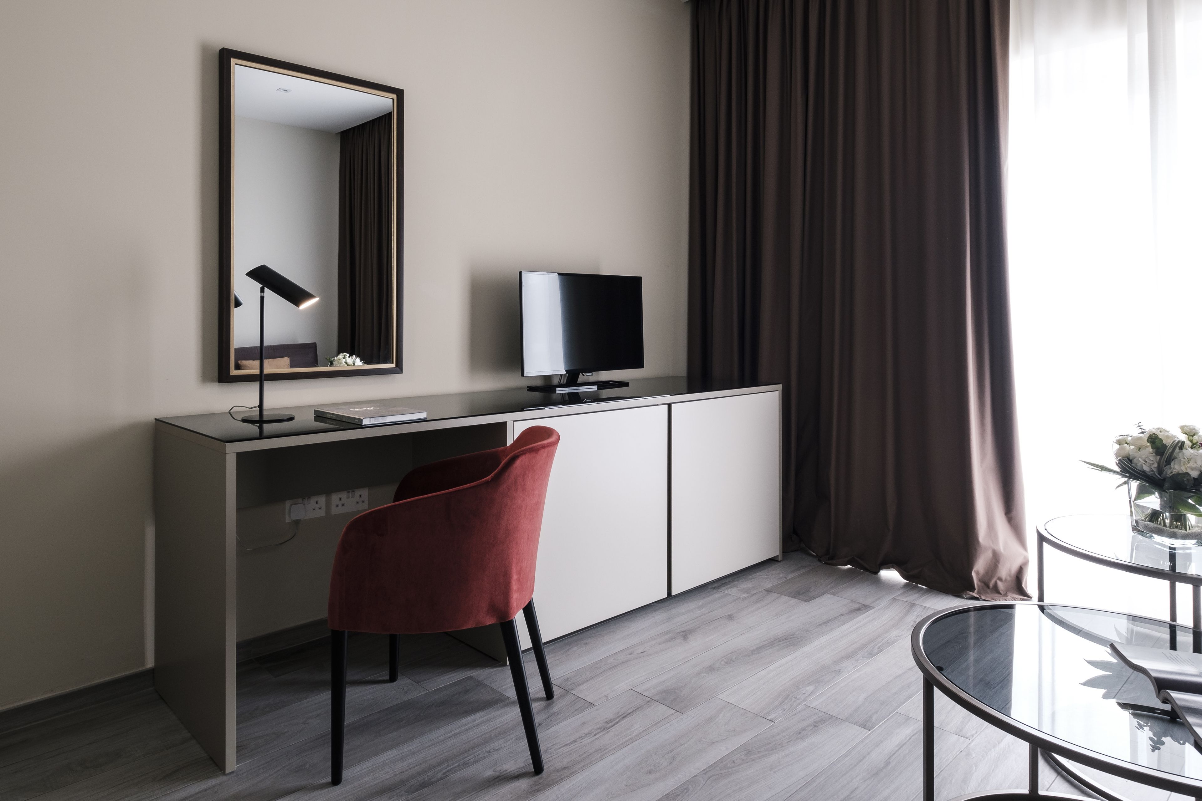 corner suite | 1 bedroom, premium bedding, minibar, in-room safe
