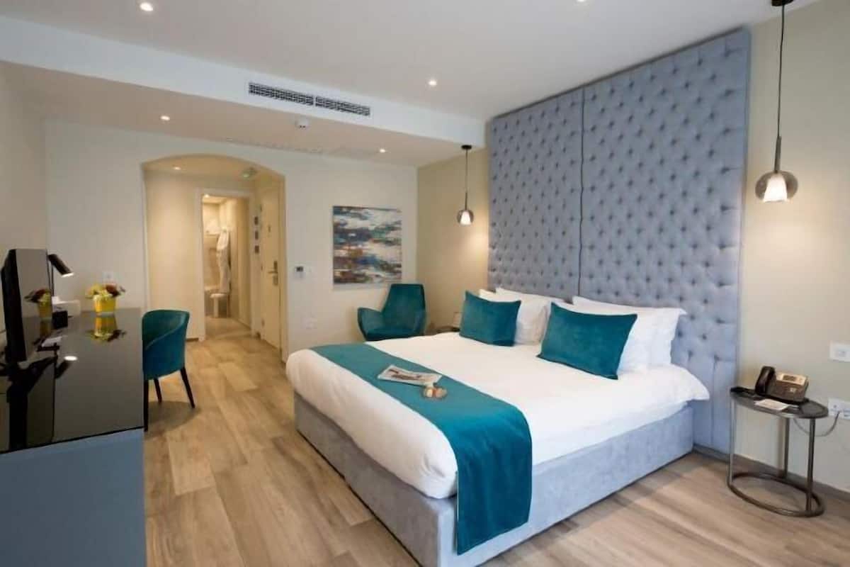 1 quarto, roupas de cama premium, frigobar, cofres nos quartos