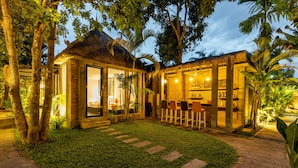 Unclassified image, 3 of 49, button - Maison Gen Angkor (Siem Reap)