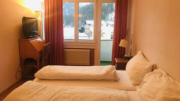 Economy Twin Room | Desk, rollaway beds, free WiFi