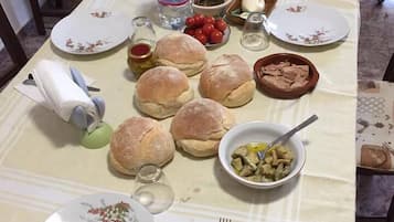 Lokaal ontbijt inbegrepen