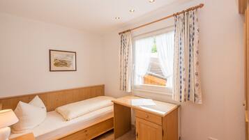 Hus - 4 soveværelser | 4 soveværelser, pengeskab på værelset, gratis Wi-Fi, sengetøj