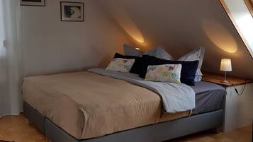 1 bedroom, WiFi, bed sheets