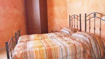 Villa Tradizionale, 4 camere da letto | 1 camera, una scrivania, Wi-Fi gratuito