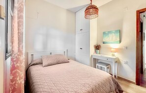 2 Schlafzimmer, Reisekinderbett, kostenloses WLAN, Bettwäsche