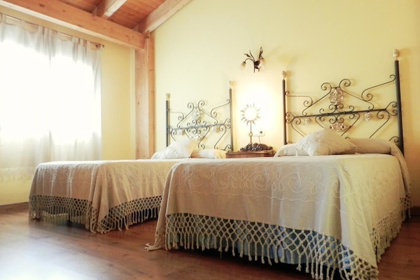 Double Room, 2 Single Beds | Blackout curtains, free WiFi, bed sheets