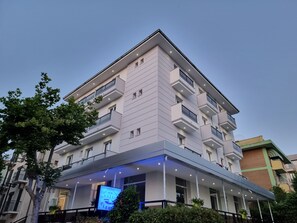 واجهة المنشأة