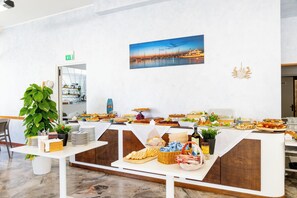Desayuno buffet incluido todos los dĆas