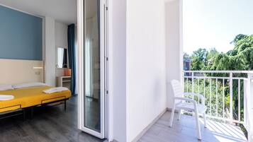 In-room safe, desk, free WiFi, wheelchair access