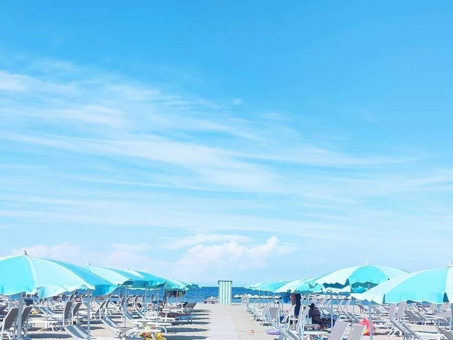 Ubicación cercana a la playa y bar en la playa
