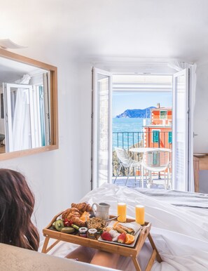 Honeymoon Suite | 1 bedroom, memory-foam beds, minibar, in-room safe - La Vista di Marina by The First (Riomaggiore)