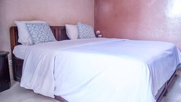 4 bedrooms, minibar, individually decorated, individually furnished