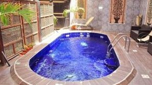 Bañera de hidromasaje exterior