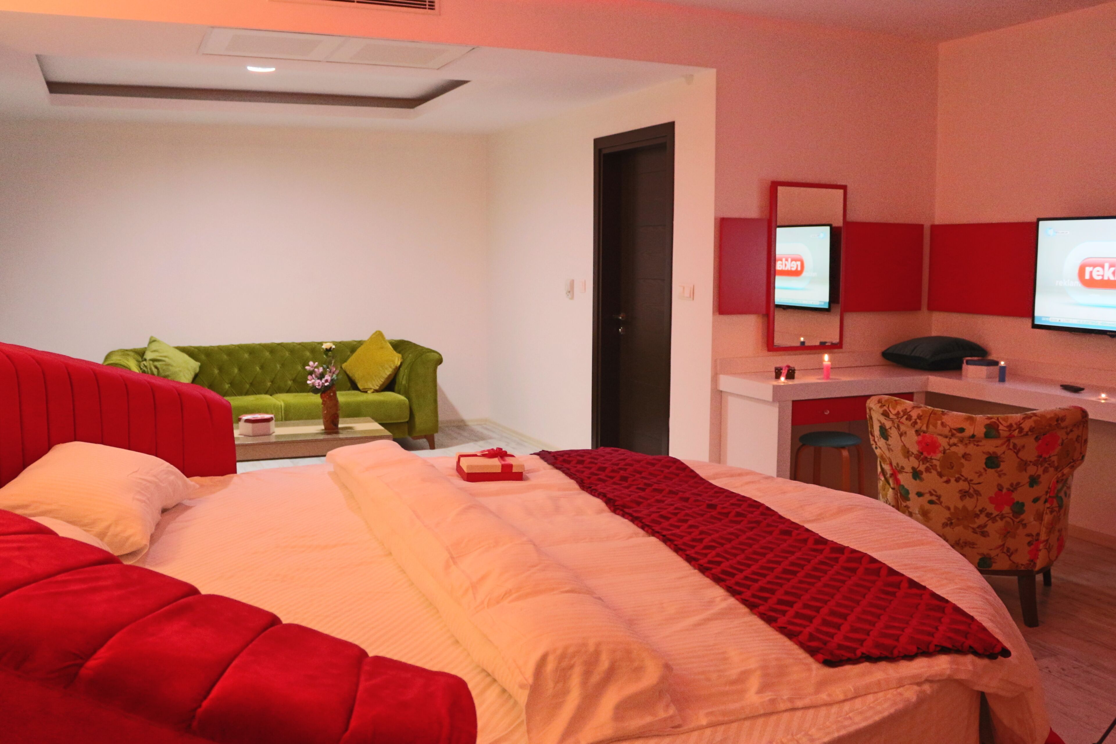 Minibar (free items), desk, laptop workspace, WiFi (free)
