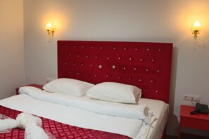 Minibar con artículos gratuitos, escritorio y wifi gratis 