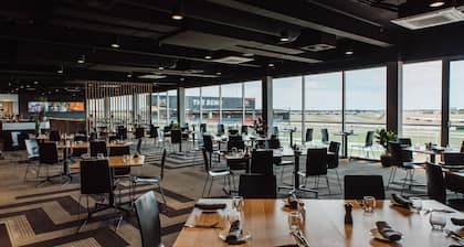Rydges Pit Lane Hotel