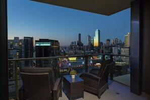 Balcony - Luxury Apartments by Royal Stays (Southbank)