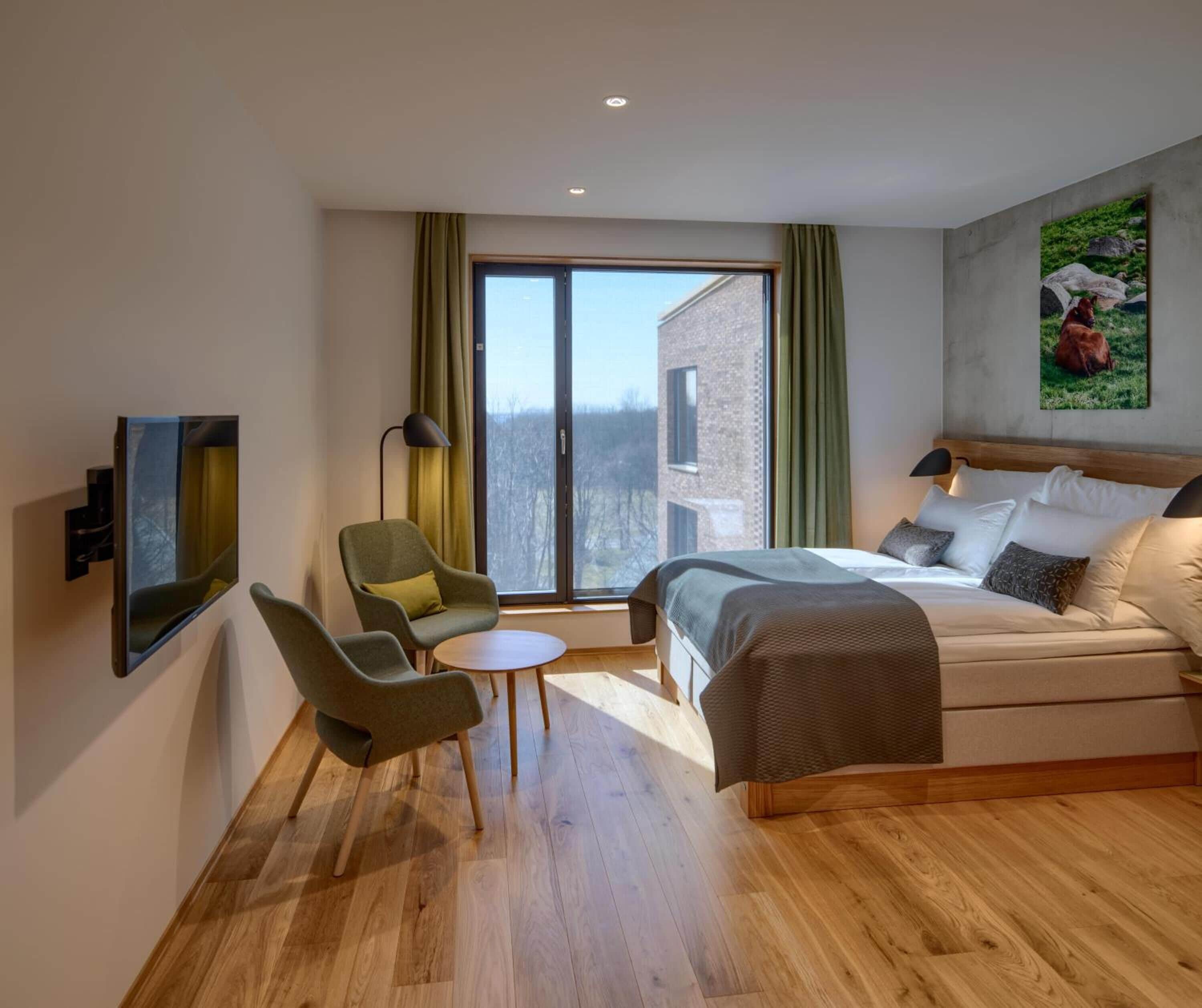 pillow-top beds, desk, blackout curtains, soundproofing