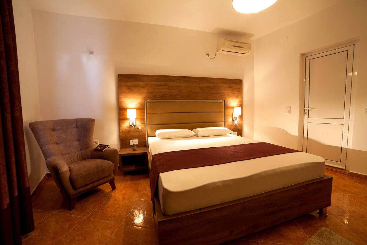 Deluxe Double Room, Balcony | In-room safe, desk, laptop workspace, soundproofing