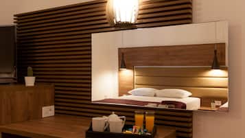 Triple Room | In-room safe, desk, laptop workspace, soundproofing