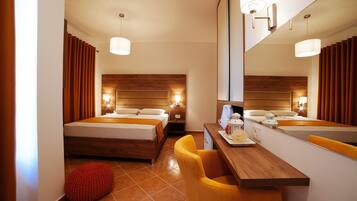 Double Room | In-room safe, desk, laptop workspace, soundproofing