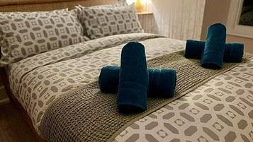 Double Room, River View (Room 8 Cadair Idris) | Iron/ironing board, free WiFi