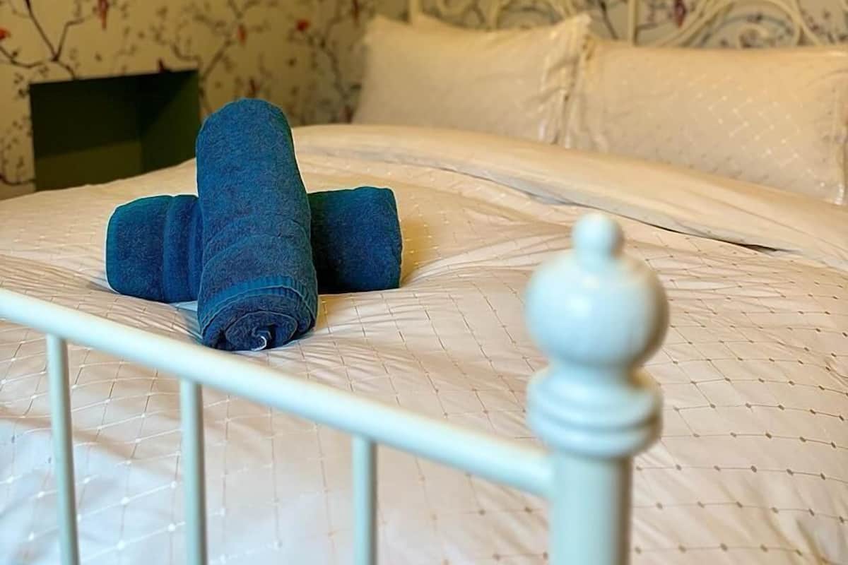 Economy Double Room, Hill View (Room 3 Crib Goch)