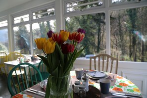 Free daily full breakfast - Summer Hill Guest House (Betws-Y-Coed)