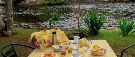 Free daily full breakfast