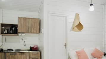 Chalé da Bananeira \- Quinta da Margem \- Floripa | Egyptian cotton sheets, premium bedding, minibar, individually decorated