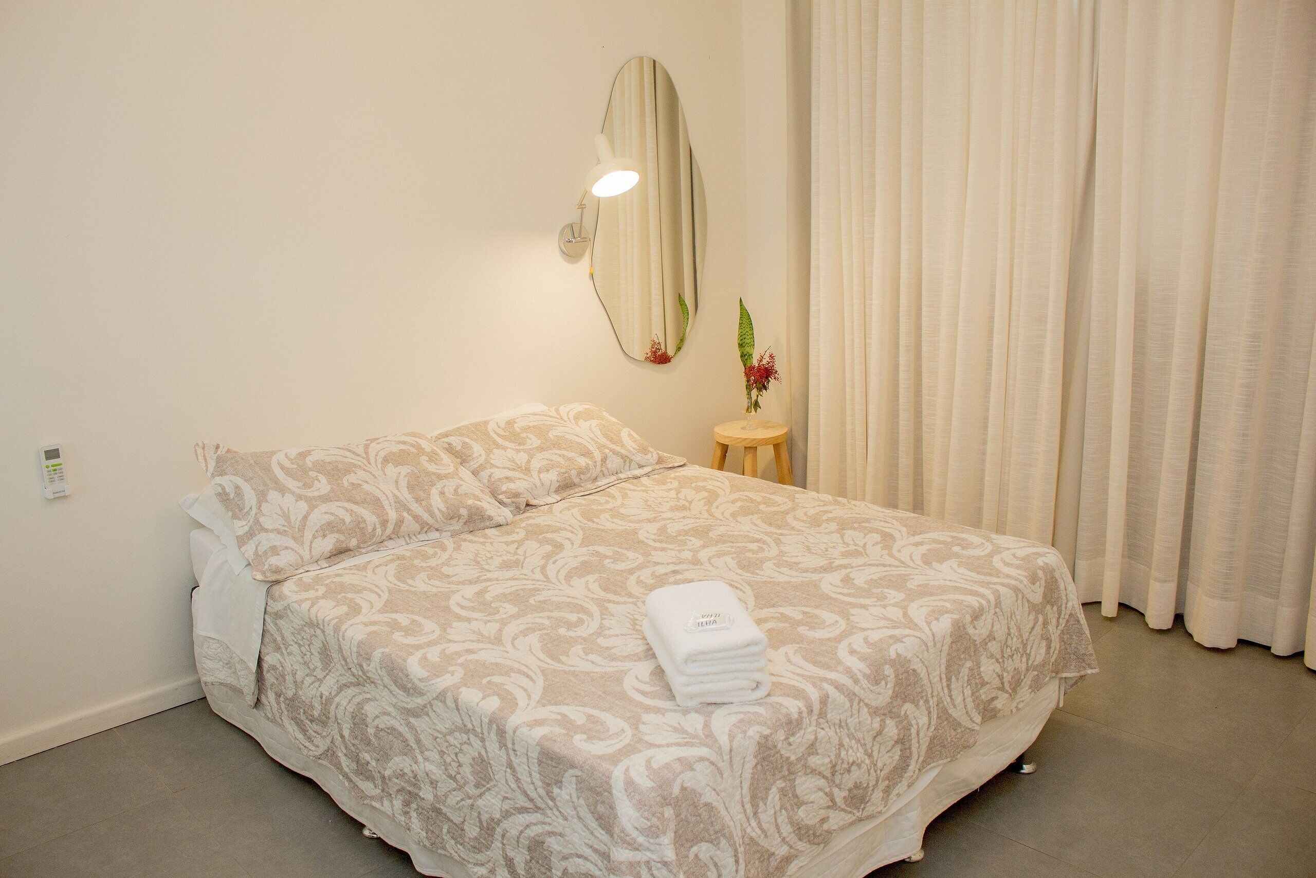 プレミアム スイート ラナイ ガーデンビュー | エジプト綿のシーツ、高級寝具、ミニバー、客室ごとに異なる装飾