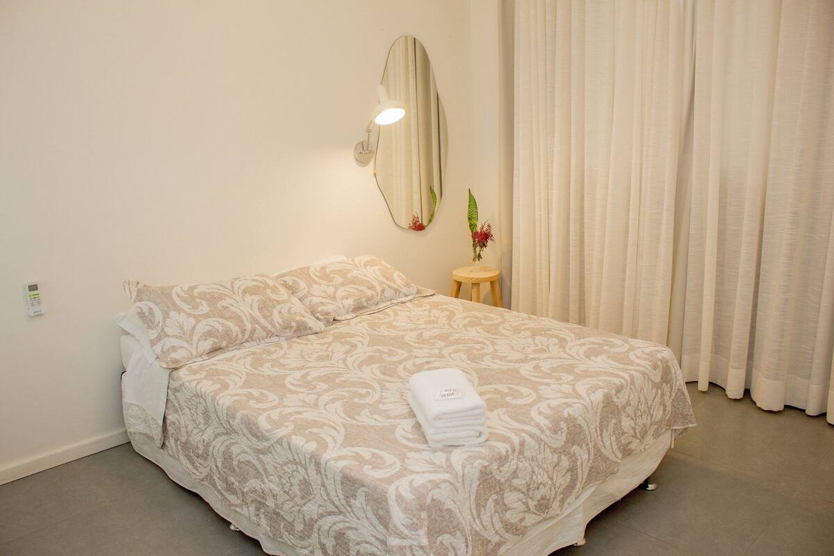 Premium Suite, Lanai, Garden View | Cadar kapas Mesir, peralatan tempat tidur premium, bar mini