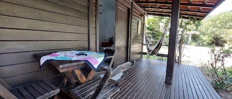 Design Chalet, Lanai, Canal View | Outdoor dining