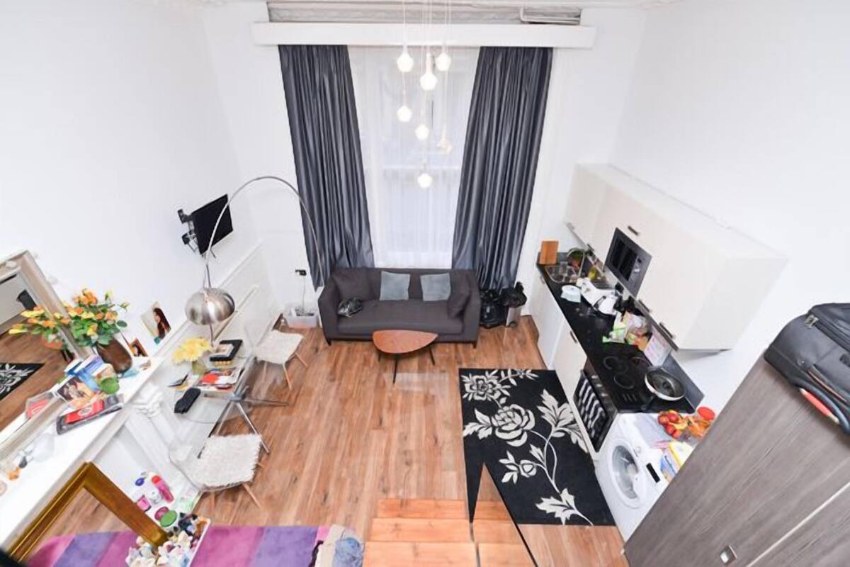 Fridge, microwave, stovetop, electric kettle