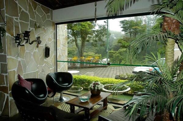 Lobby sitting area - Park Hotel Mantiqueira (Barbacena)