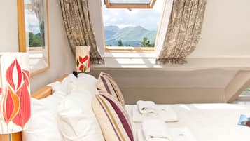 Premium bedding, individually decorated, individually furnished, desk