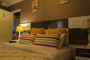 Double Room (Yellow) | Free WiFi
