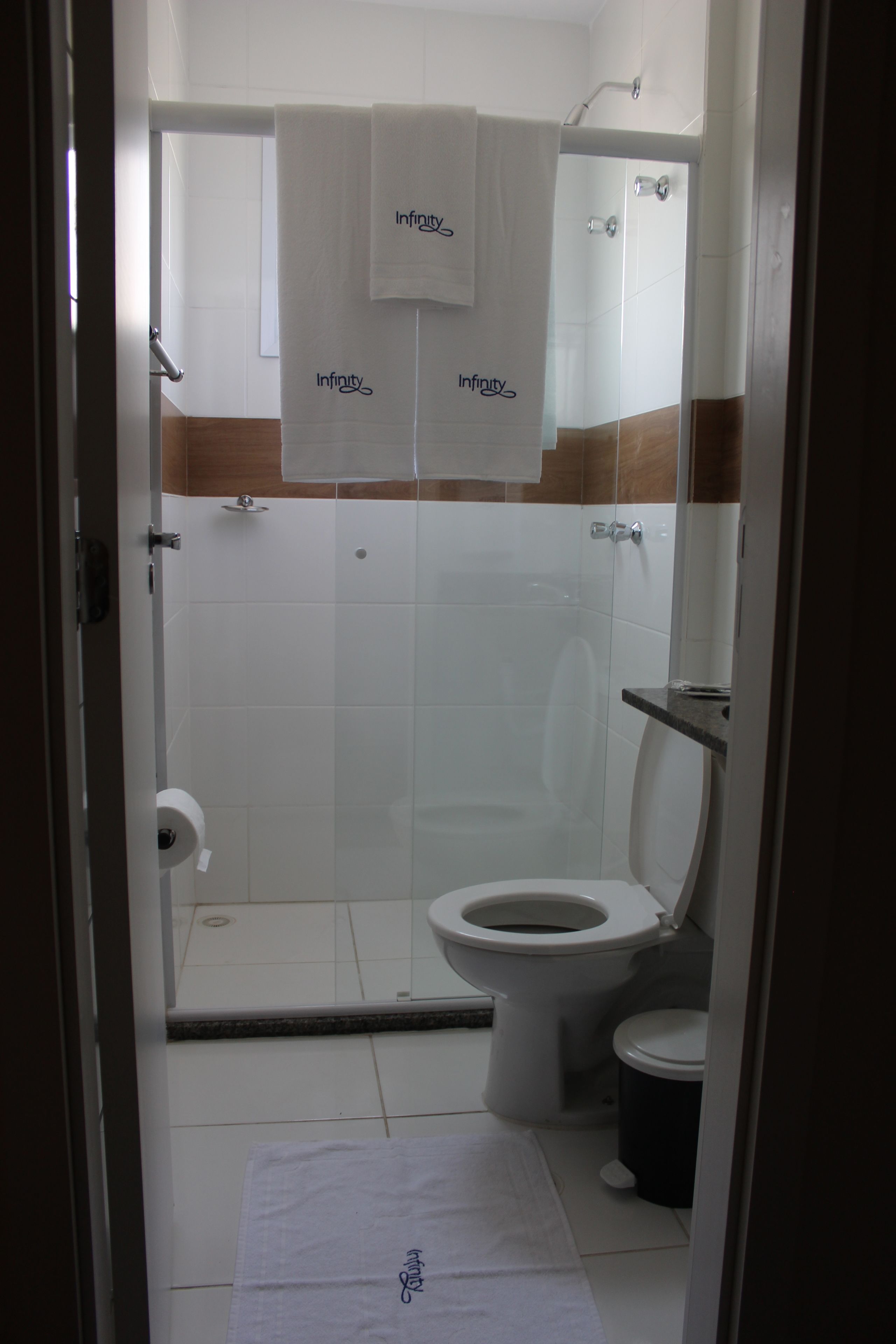 double room | bathroom | shower, free toiletries, hair dryer, towels