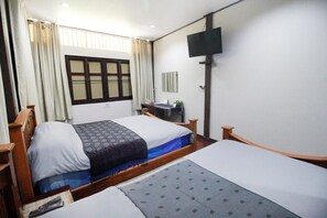 Standard Queen Room  | Frigobar, escrivaninha, cortinas blackout, Wi-Fi de cortesia