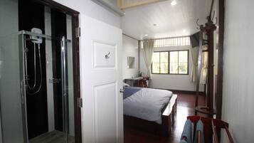 Standard King Room | Room amenity