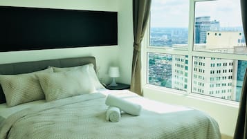 Condo familiar, 3 habitaciones, balcón, vista a la ciudad | Tabla de planchar con plancha y wifi gratis