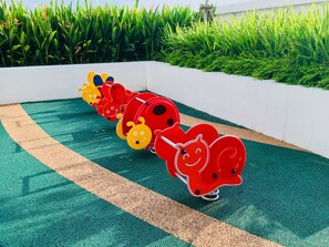 Zona de jocs infantil: a l'aire lliure