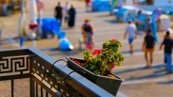 Quarto casal standard, vista para o mar | Vista da sacada