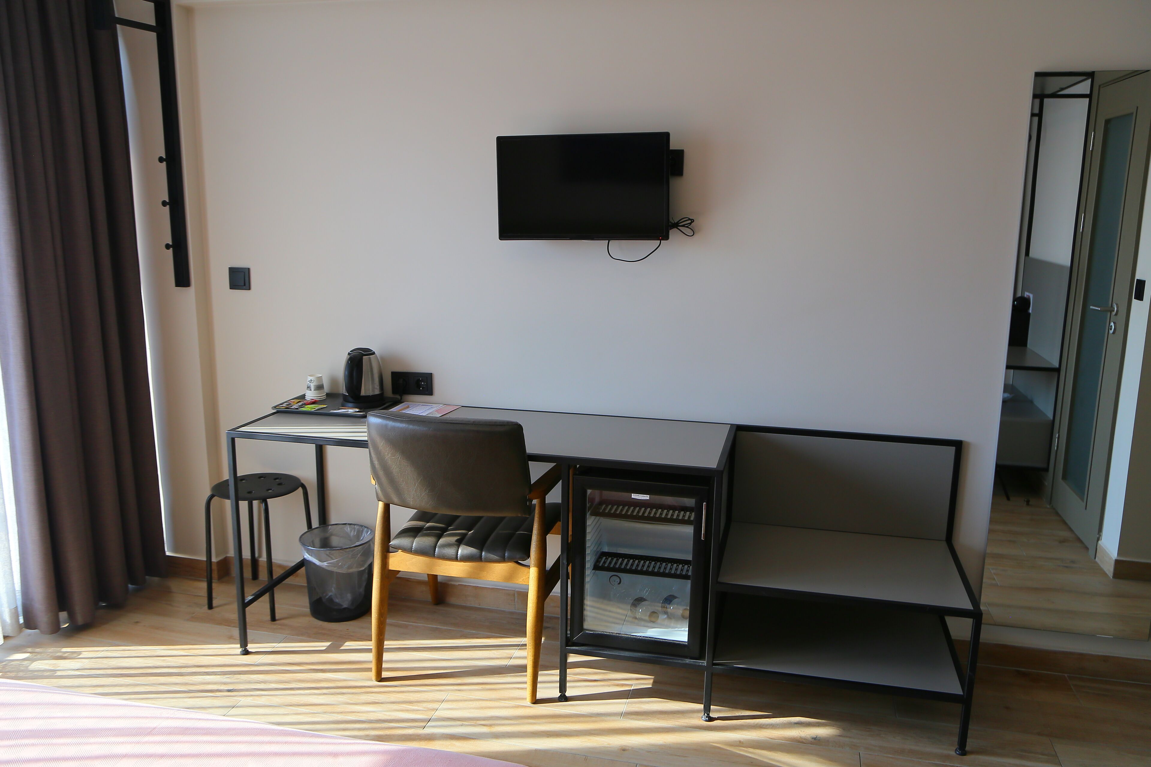 standard double room, sea view | 1 bedroom, minibar, in-room safe, desk