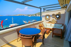 Luxury Room, 1 King Bed, Sea View | Terrace/patio