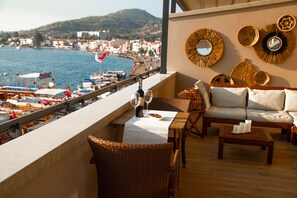 Luxury Room, 1 King Bed, Sea View | Terrace/patio - Senyildiz Hotel (Foça)