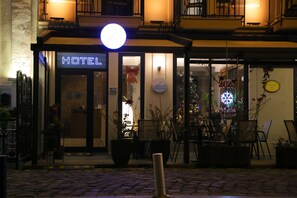 Front of property - Senyildiz Hotel (Foça)